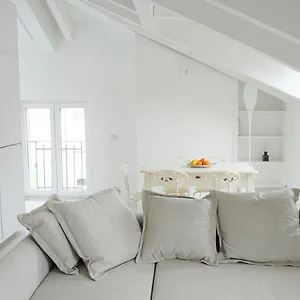 La Maison Life , Milano Italia
